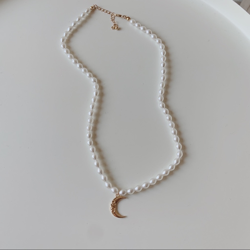n e w | moon pearl necklace ✰ - Picture 2 of 4